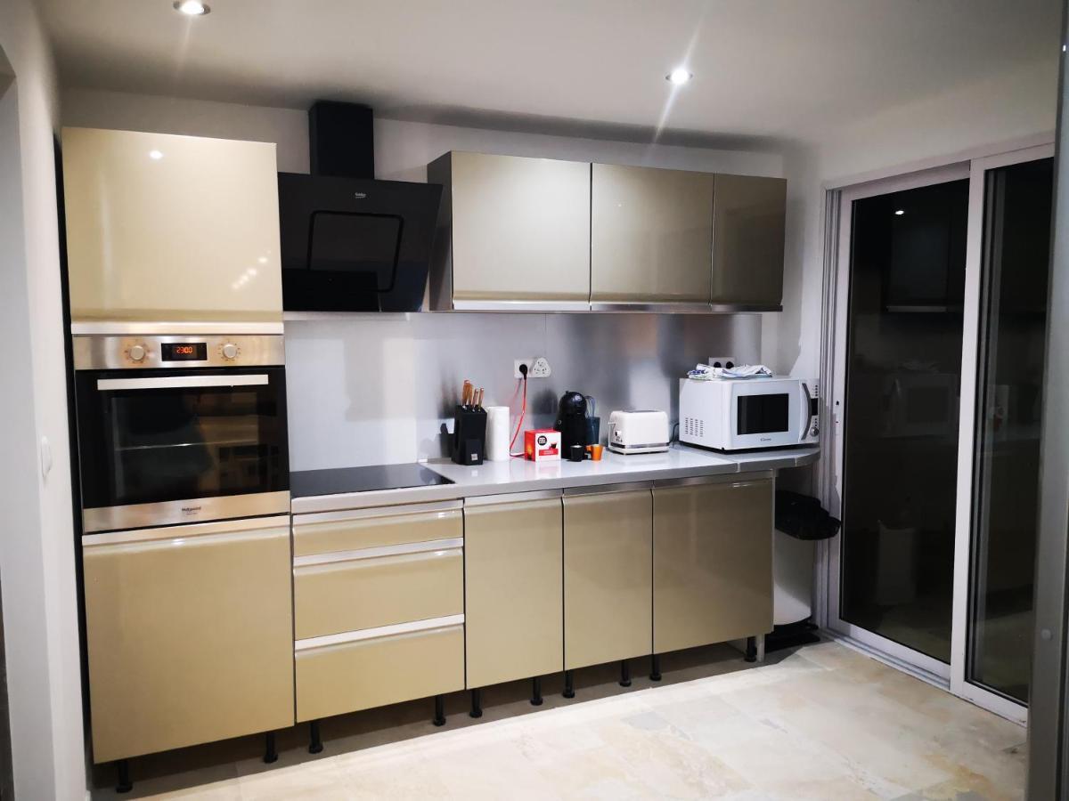 Appartement Saint Gilles Les Bains Buitenkant foto