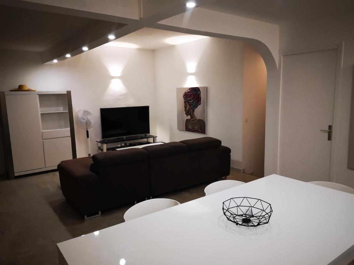 Appartement Saint Gilles Les Bains Buitenkant foto