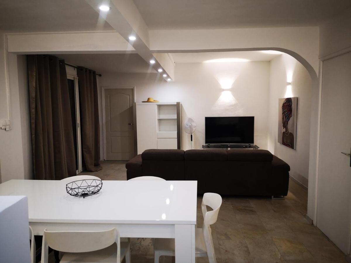 Appartement Saint Gilles Les Bains Buitenkant foto